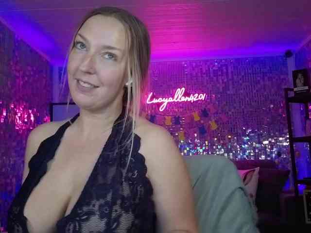 lucyallen4201 webcam