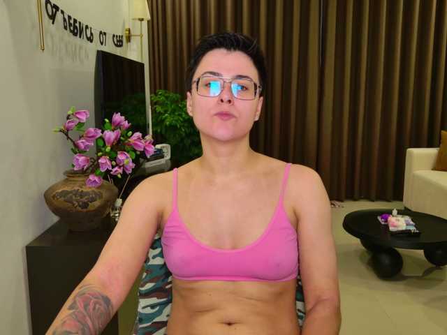 Sashanotfound's BongaCams show and profile