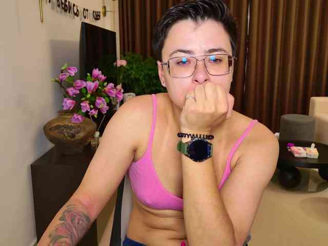 Sashanotfound Live Webcam on BongaCams