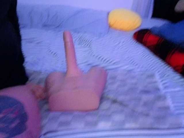 Miacanelaxo's BongaCams show and profile