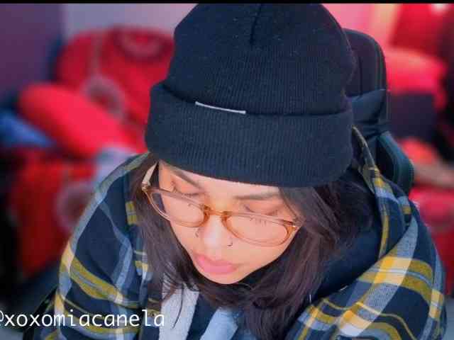 Miacanelaxo Miacanelaxo