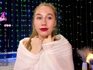 kiskaWEDNESDAY Porn Show
