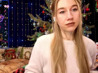 kiskaWEDNESDAY Porn Show