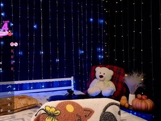 kiskaWEDNESDAY Porn Show