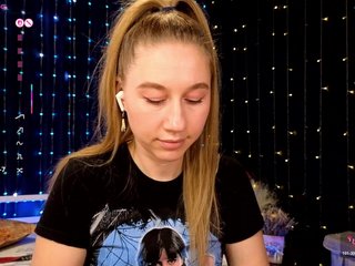 kiskaWEDNESDAY Porn Show