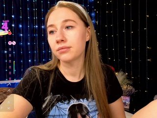 kiskaWEDNESDAY Porn Show