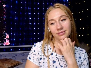 kiskaWEDNESDAY Porn Show