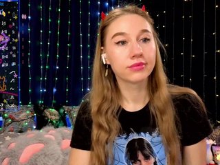 kiskaWEDNESDAY Porn Show