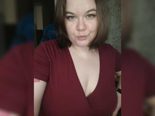 Cutecheeks's BongaCams show and profile