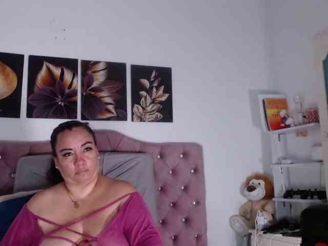 im-helenn webcam