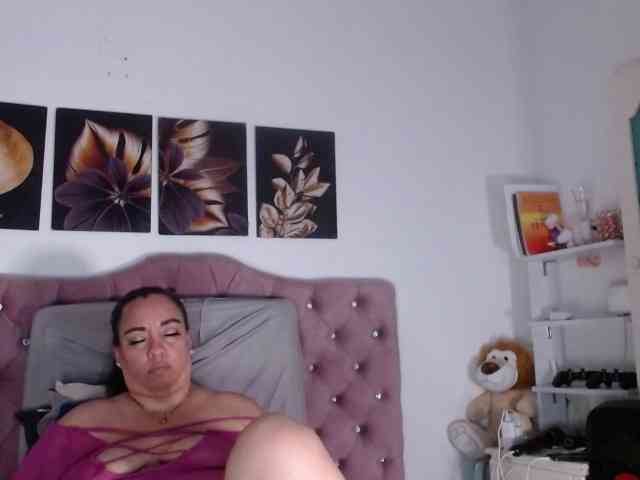 im-helenn webcam