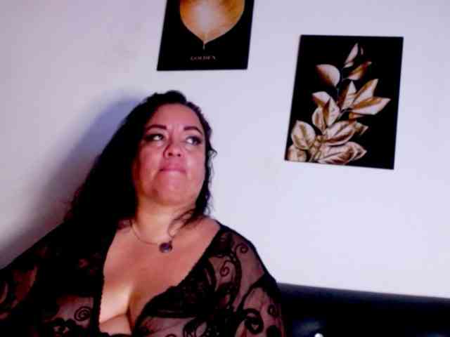 im-helenn webcam