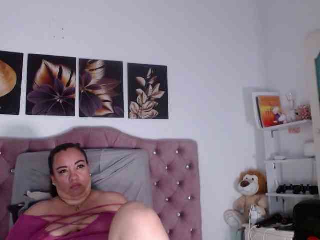 im-helenn webcam