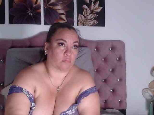 im-helenn webcam