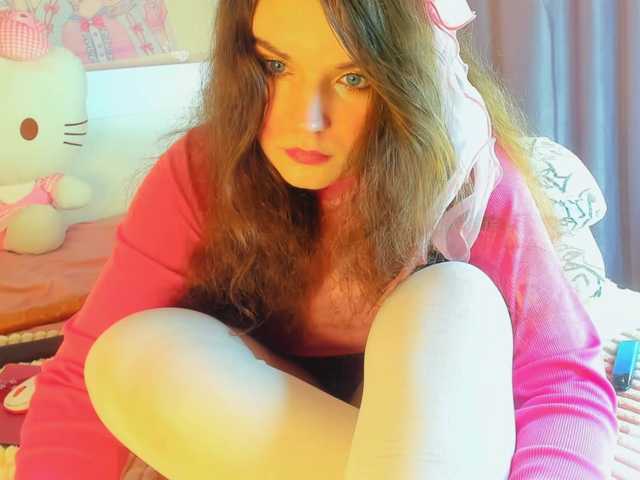 Kuraii's BongaCams show and profile