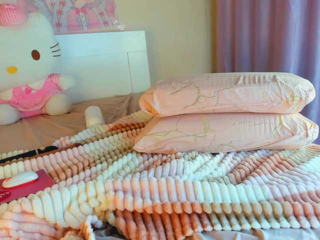 Kuraii's BongaCams show and profile