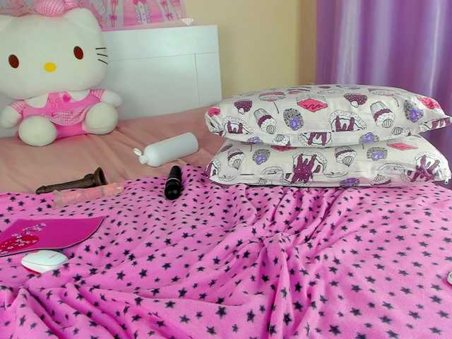 Kuraii's BongaCams show and profile