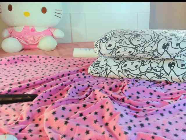 Kuraii's webcam live show