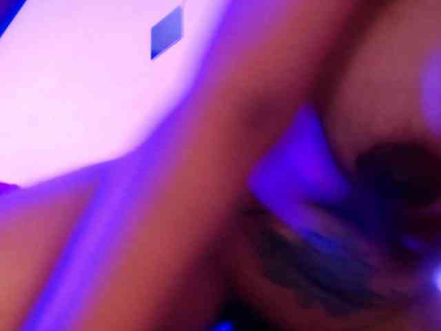 GatuSexx webcam