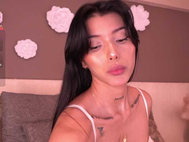 EvaMoretti's BongaCams show and profile