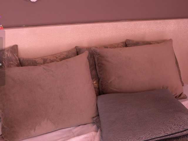 EvaMoretti's BongaCams show and profile