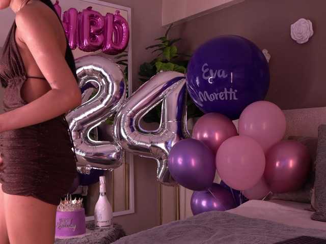 EvaMoretti's BongaCams show and profile