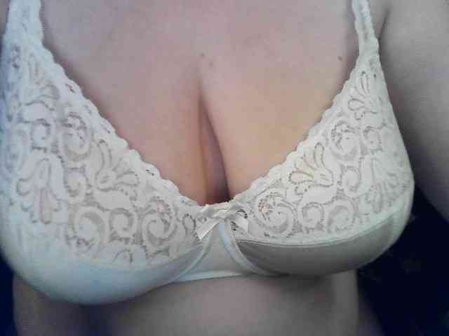 --A-M-I-N-A-- webcam