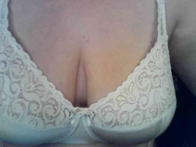 --A-M-I-N-A-- webcam
