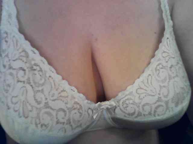 --A-M-I-N-A-- webcam