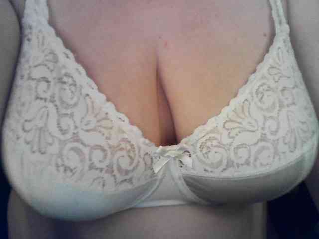 --A-M-I-N-A-- webcam