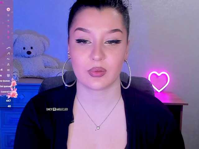 M-O-L-N-I-Y-A's BongaCams show and profile