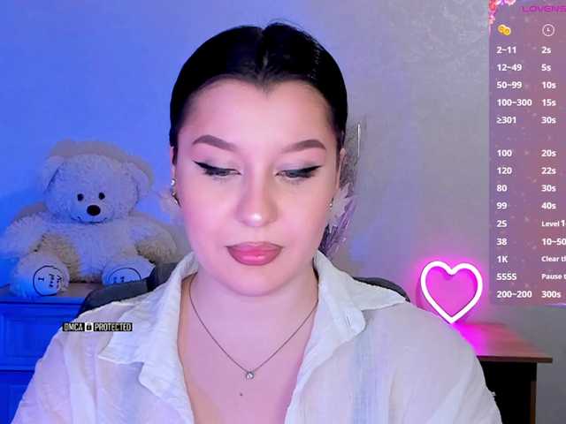 M-O-L-N-I-Y-A's BongaCams show and profile