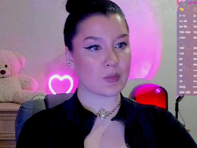 M-O-L-N-I-Y-A's BongaCams show and profile