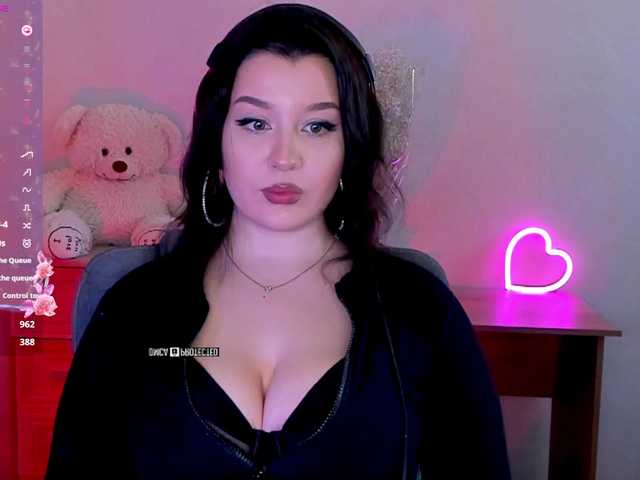 M-O-L-N-I-Y-A's BongaCams show and profile