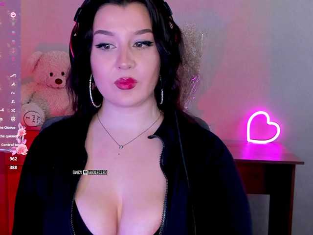 M-O-L-N-I-Y-A's BongaCams show and profile