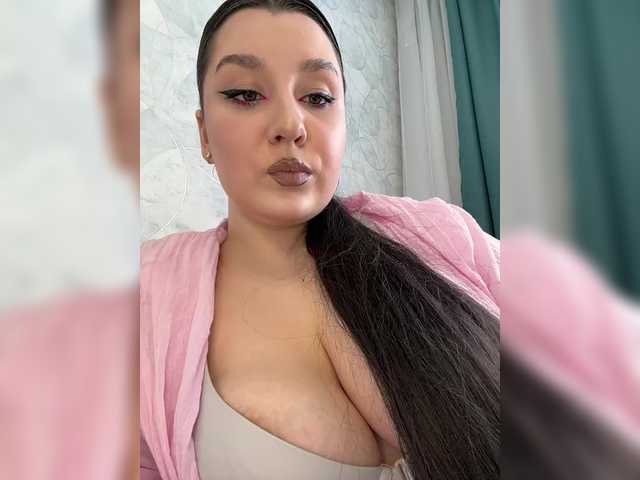 M-O-L-N-I-Y-A from BongaCams is Freechat