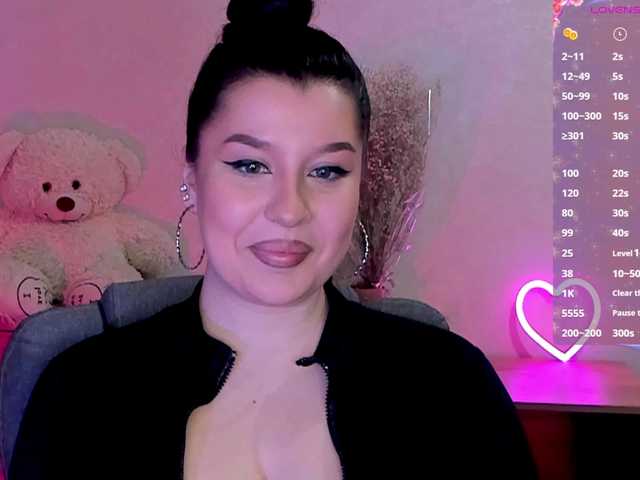 M-O-L-N-I-Y-A's BongaCams show and profile