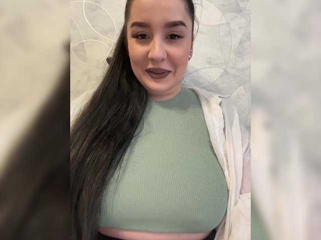 M-O-L-N-I-Y-A live cam