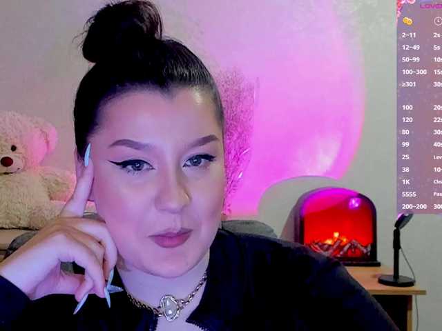 M-O-L-N-I-Y-A's BongaCams show and profile