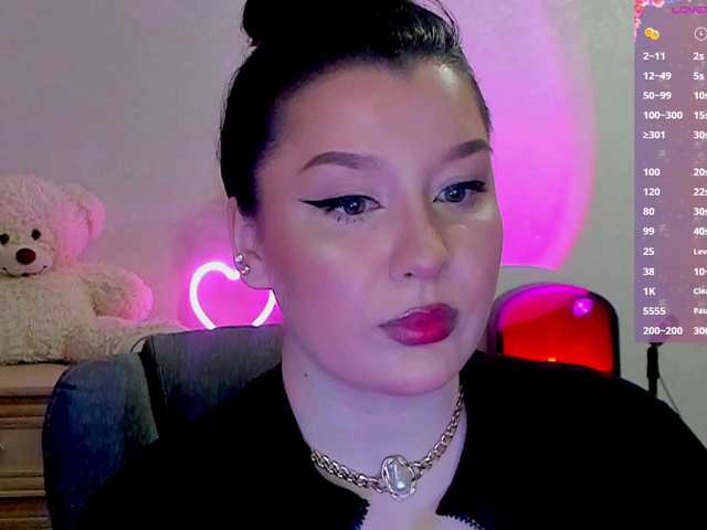 M-O-L-N-I-Y-A's BongaCams show and profile