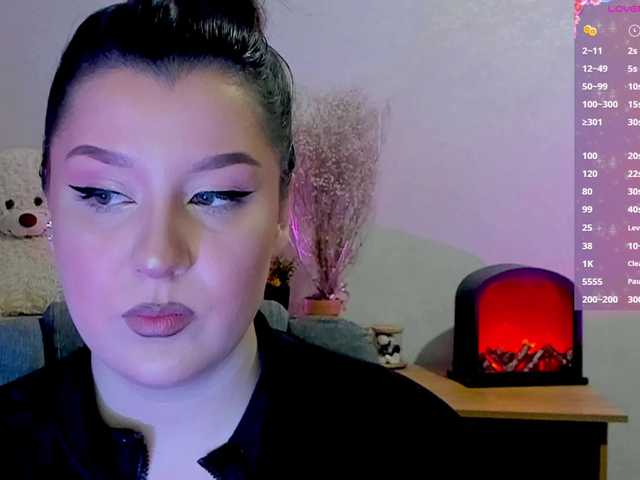 M-O-L-N-I-Y-A's BongaCams show and profile