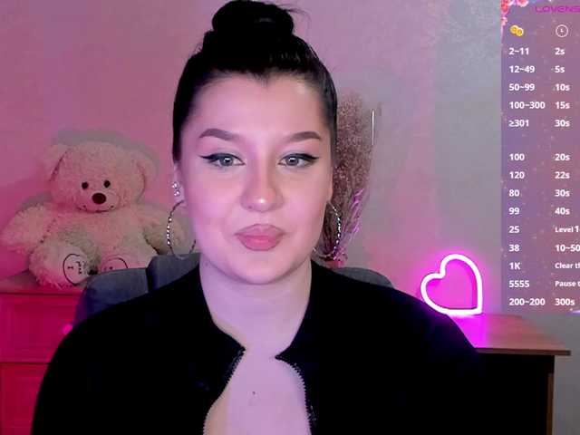 M-O-L-N-I-Y-A's BongaCams show and profile