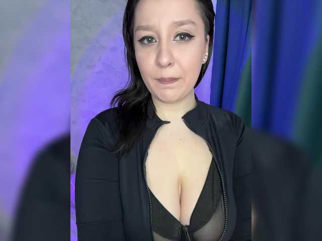 в попе у M-O-L-N-I-Y-A