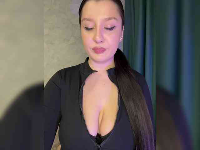 free chatroom M-O-L-N-I-Y-A