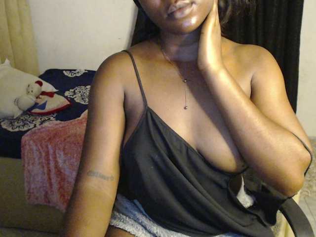 Mia-boobs's BongaCams show and profile