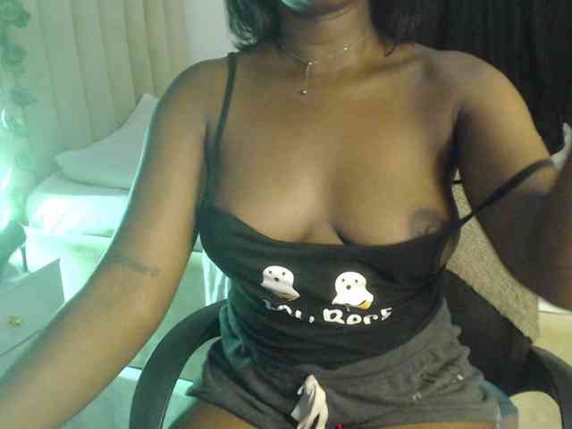mia-boobs webcam