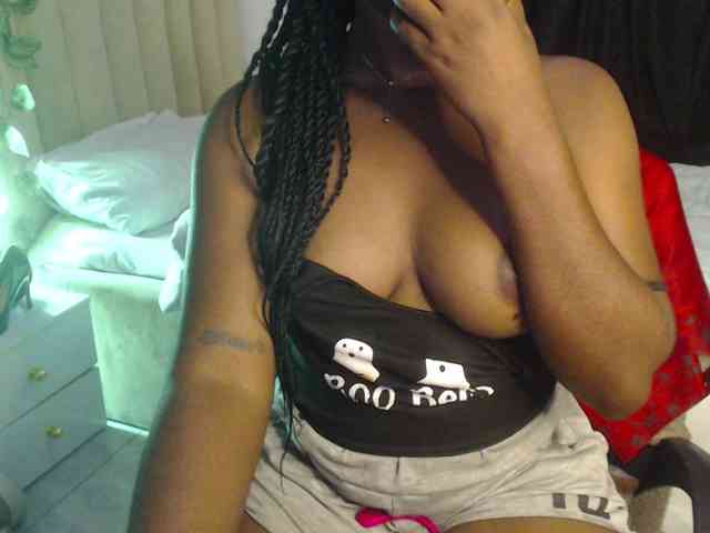 mia-boobs webcam