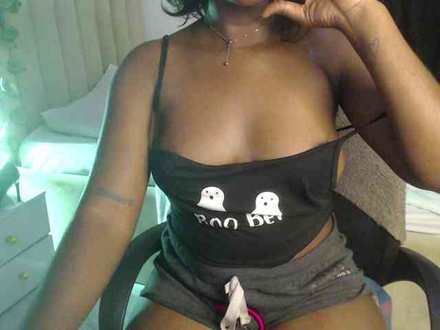 mia-boobs webcam