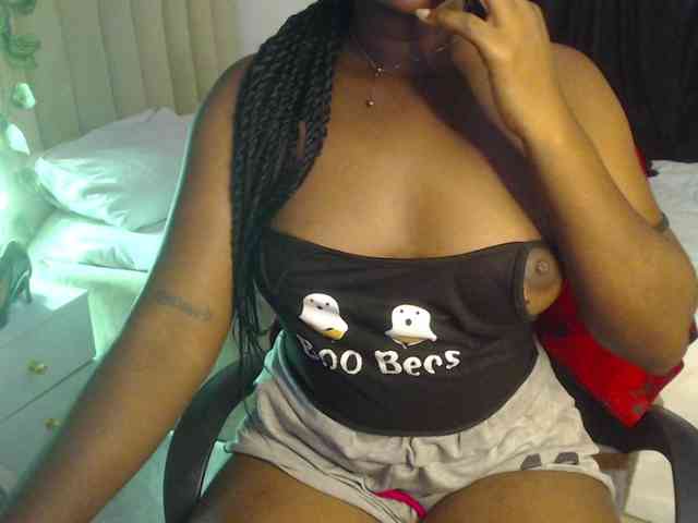 mia-boobs webcam