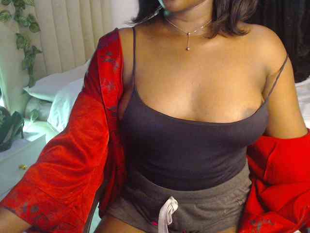 mia-boobs webcam